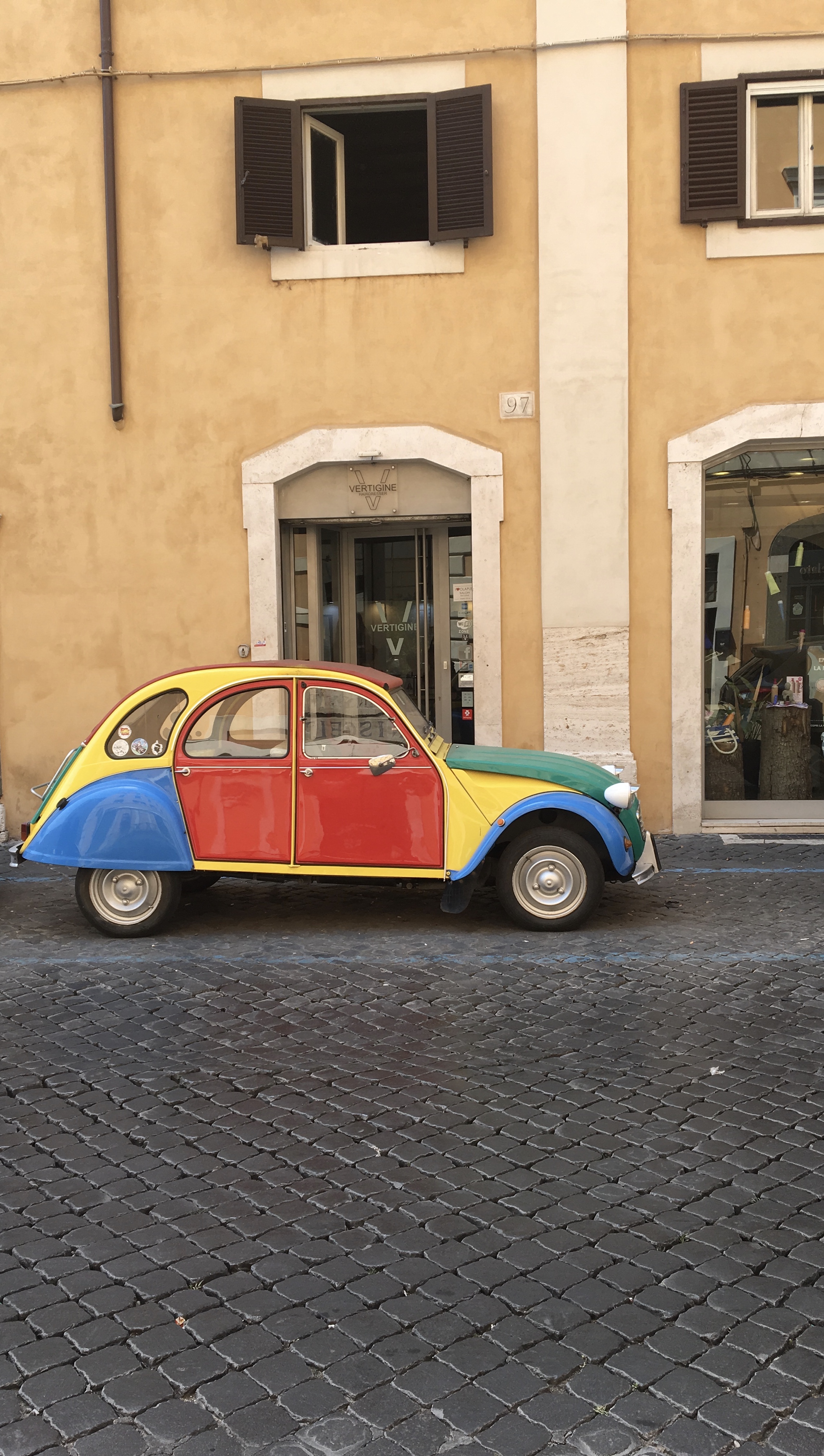 color-anthony-falcone-a-car-in-roma-rome,-italy.jpg