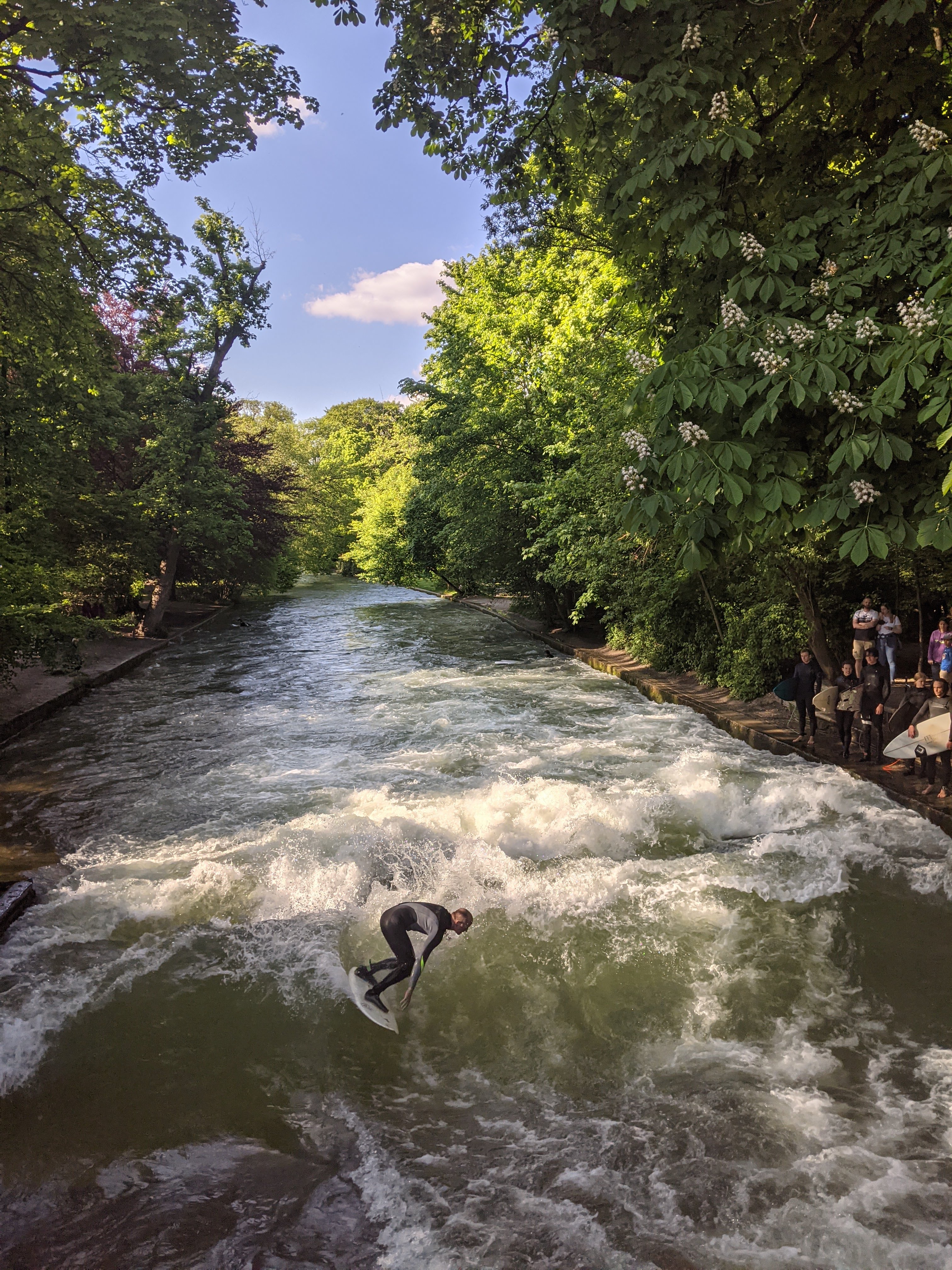 culture-laura-roa-surfing-in-the-city-munich,-germany.jpg